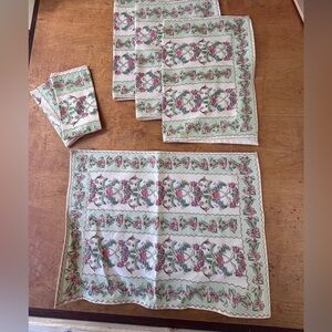 April Cornell 4 placemats 3 napkins Floral berries yellow red table table linens